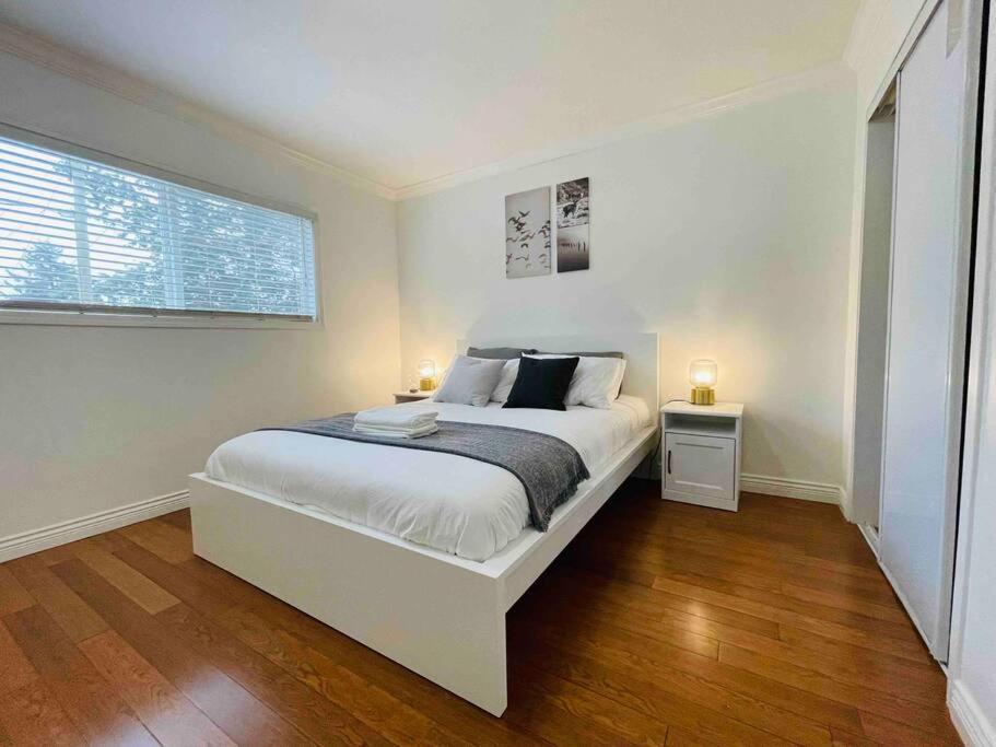 Luxury North Vancouver 3 Bedroom Up Level House 外观 照片